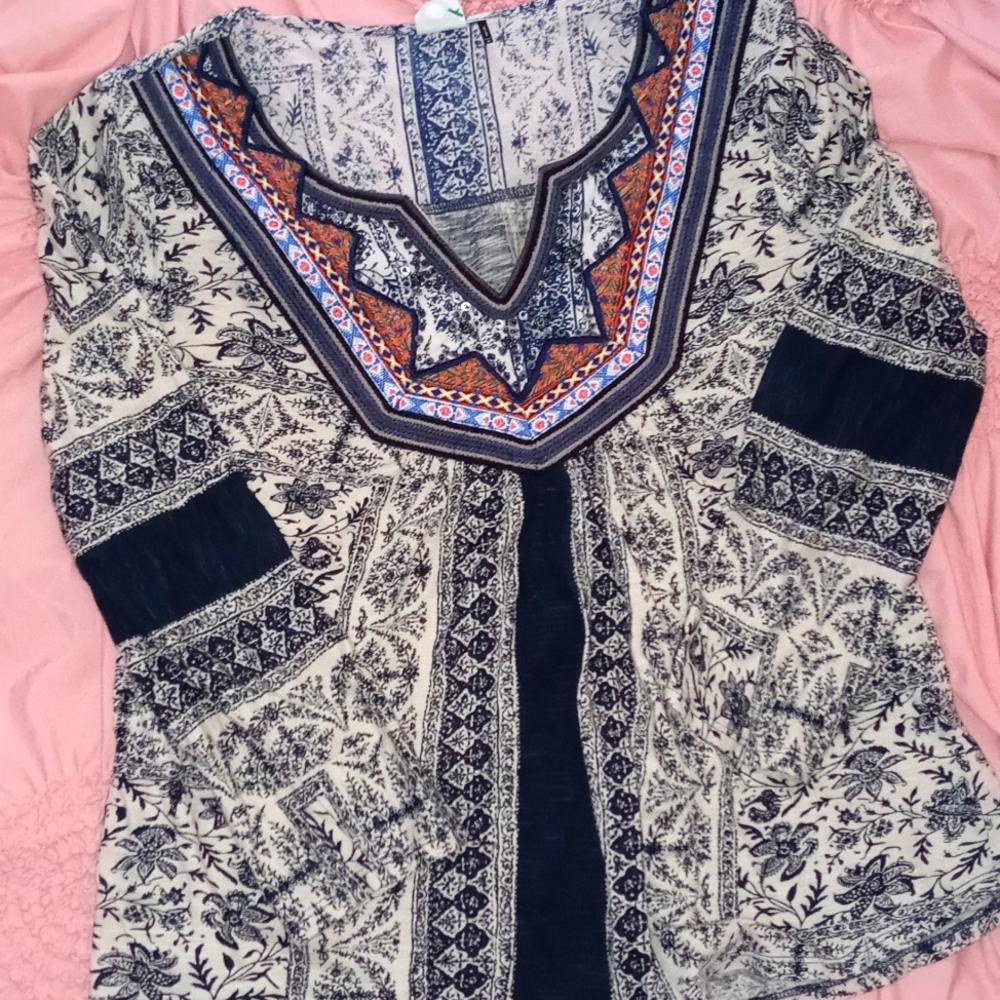 Akemi + Kin top